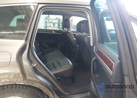 2013 Volkswagen Touareg Vr6 Lux z USA, uszkodzony, nr VIN WVGEF9BP5DD003845